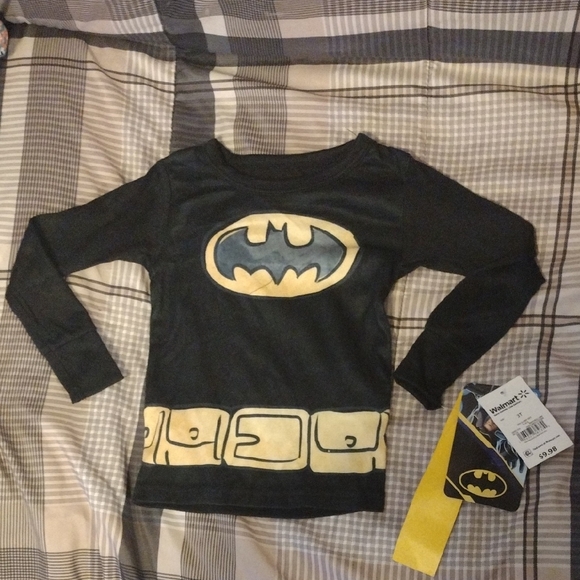 DC Comics Other - DC Comics Black and Yellow Batman Kids Costume Top